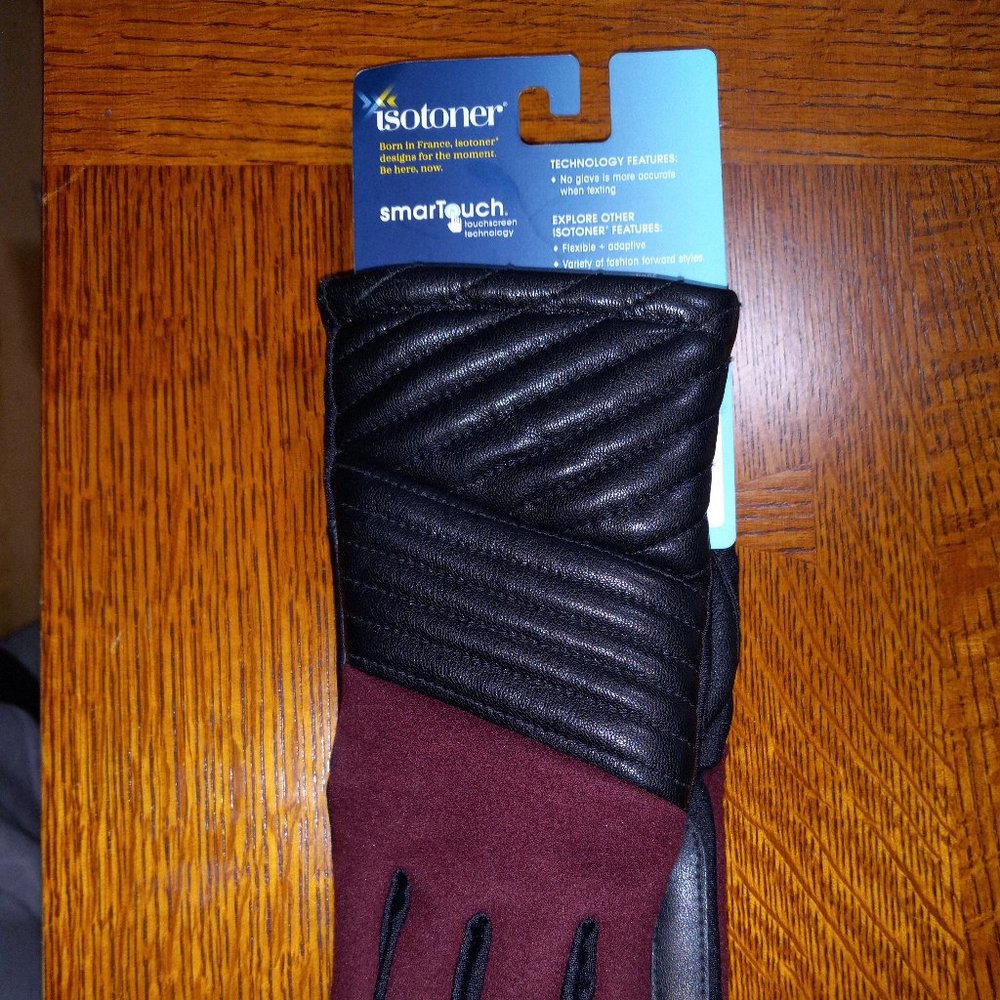 NWT Women's Isotoner SmarTouch Gloves Burgundy Red (HENNA) & Black– size L/XL